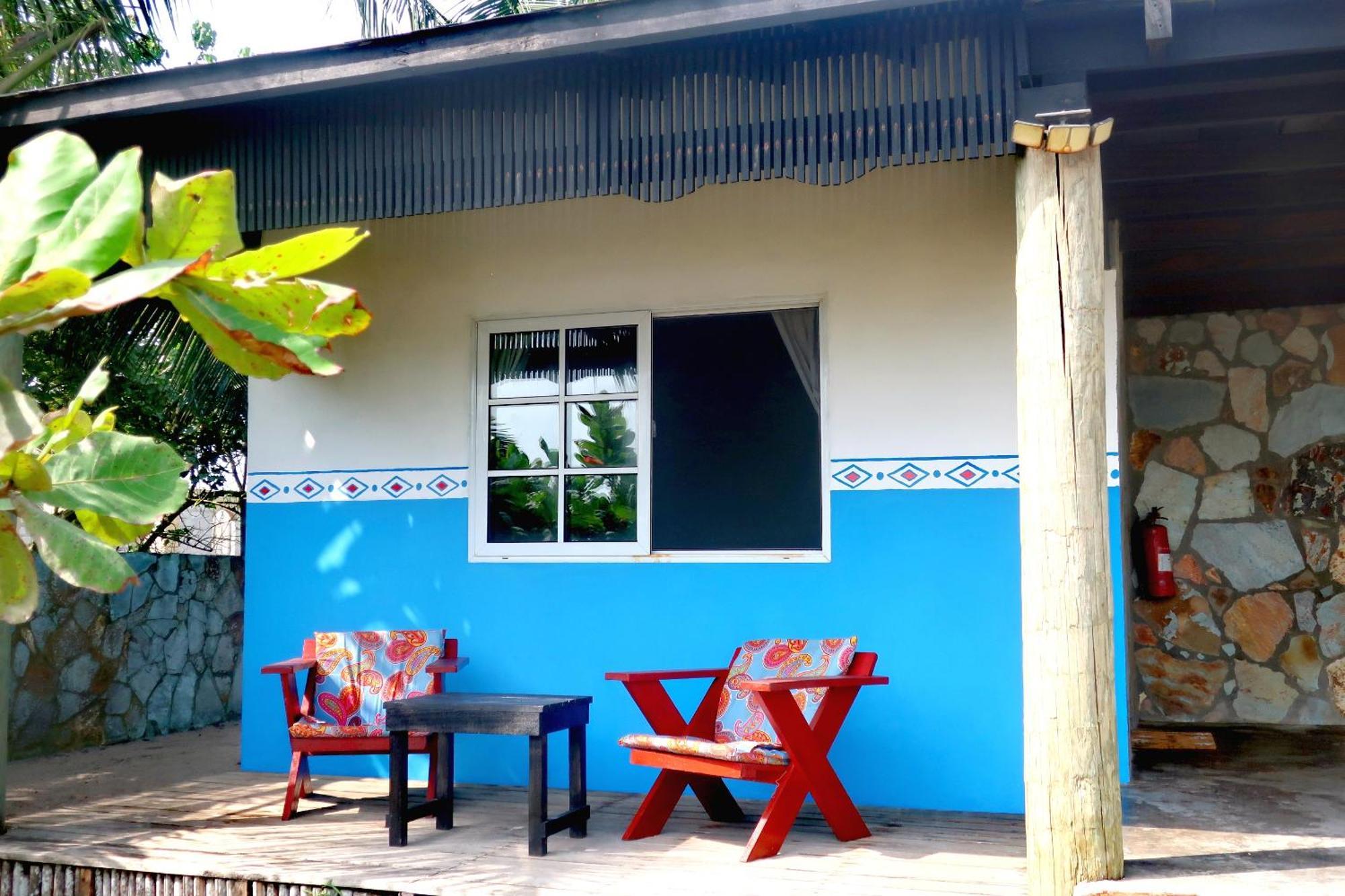 Afro Beach Eco Resort Butre Kamer foto