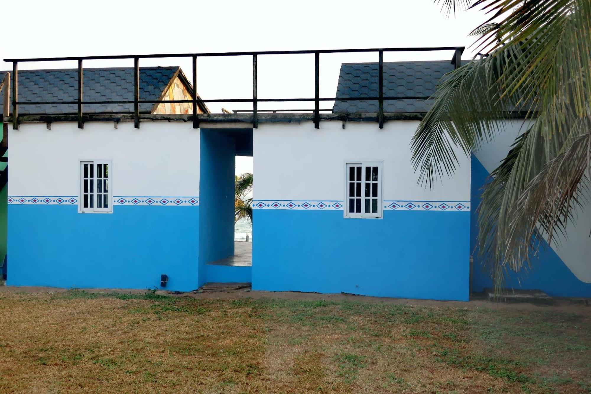 Afro Beach Eco Resort Butre Kamer foto
